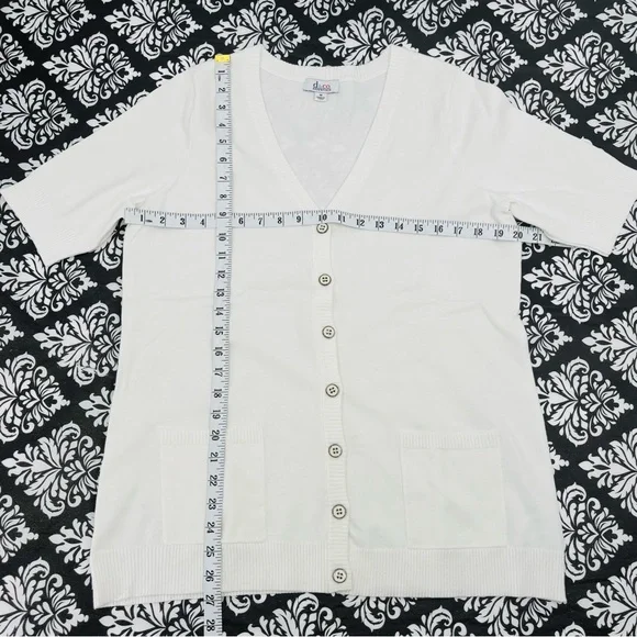 Denim&Co Essentials Short Sleeve White Button Down 2 Pockets Sweater Sz M NWOT - Picture 6 of 7